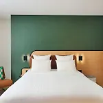Moxy Bastille Hotel 3*