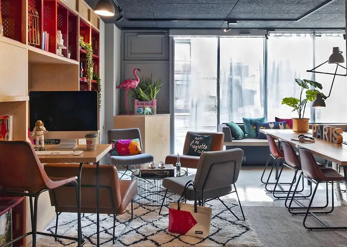 Moxy Bastille Hotel 3*