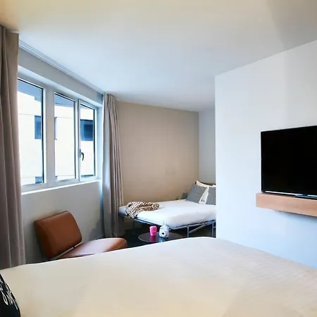 Moxy Bastille 3*
