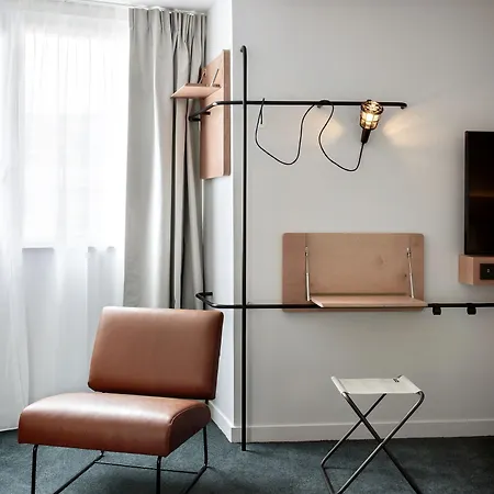 Moxy Bastille 3*
