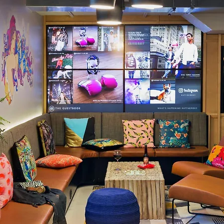 Moxy Bastille 3* Paryż