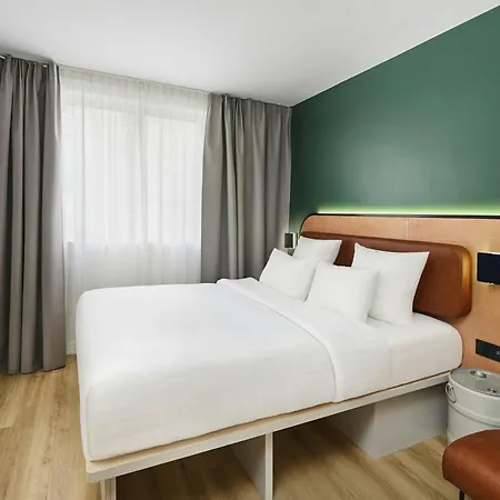 Moxy Bastille Hotel