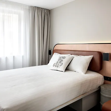 Moxy Bastille Hotel Paris