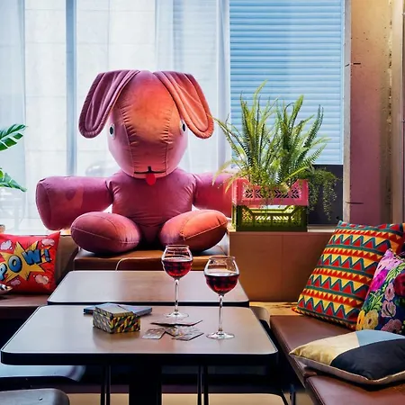 Moxy Bastille Hotel 3*