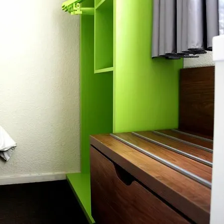 Moxy Bastille Hotel 3*