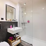 Moxy Bastille 3*