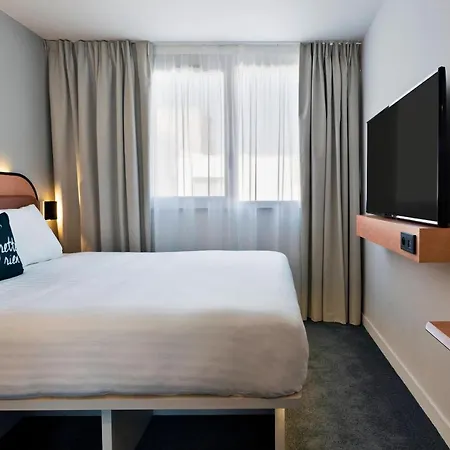 Moxy Bastille Hotel