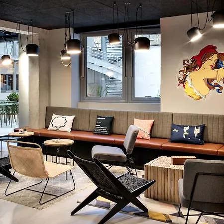 Moxy Bastille Hotel 3*