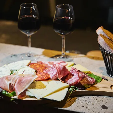 Moxy Bastille 3* Párizs