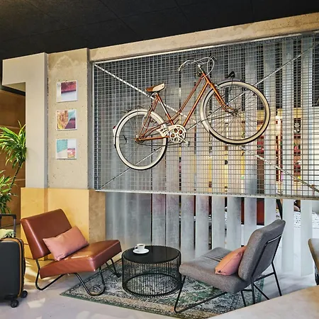 Moxy Bastille Hotel París