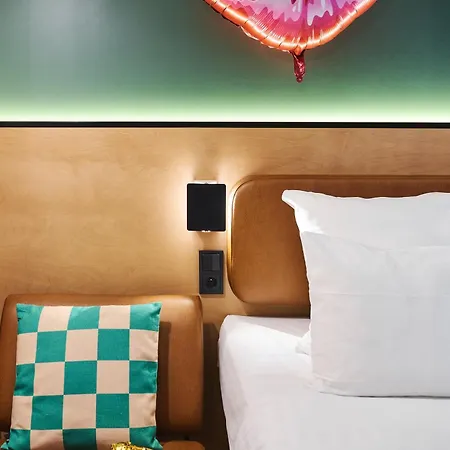 Moxy Bastille Szálloda 3*