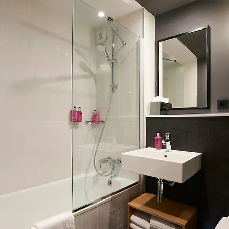 Moxy Bastille
