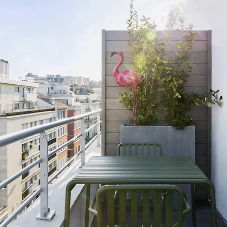 Moxy Bastille Hotel 3*