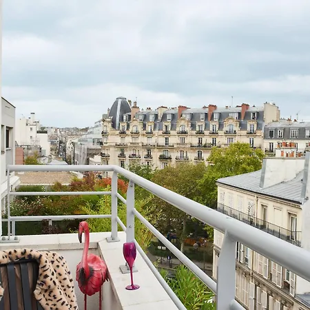 Moxy Bastille Hotel 3*