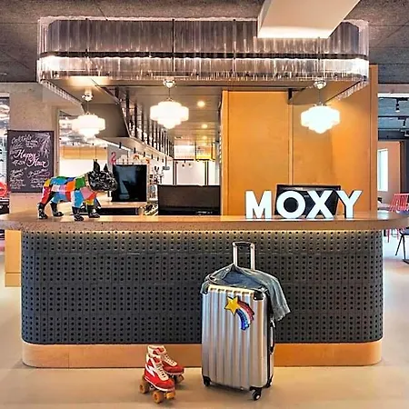Moxy Bastille Hotel 3*