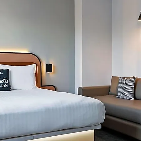 Moxy Bastille Hotel Parijs