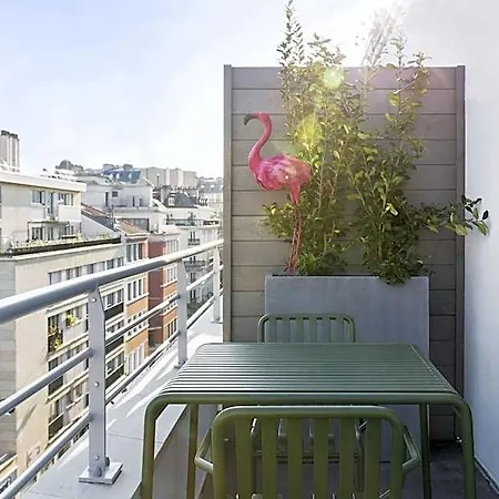 Moxy Bastille Hotel