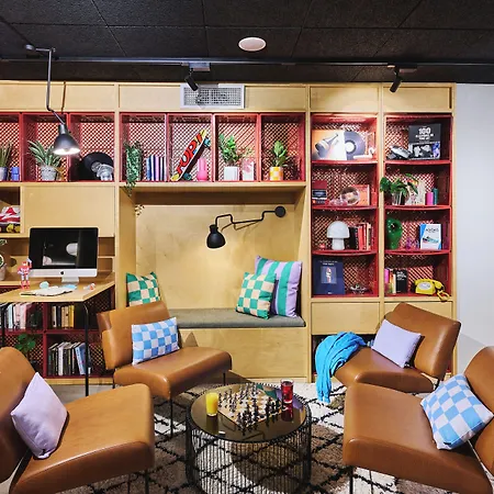 Moxy Bastille 3* Párizs