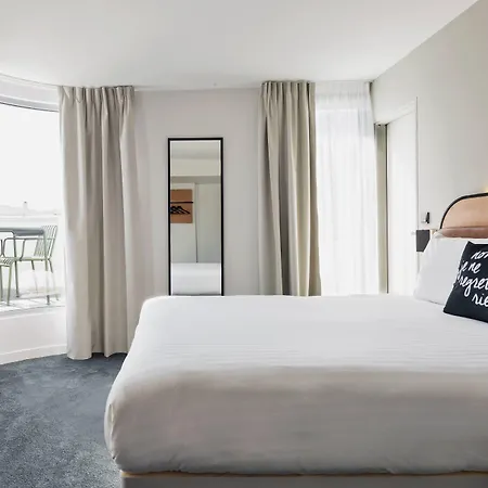 Moxy Bastille