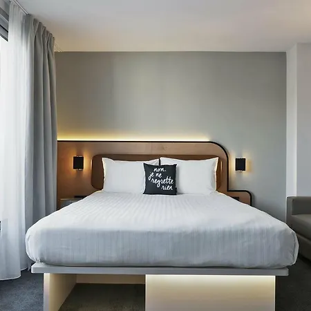 Moxy Bastille