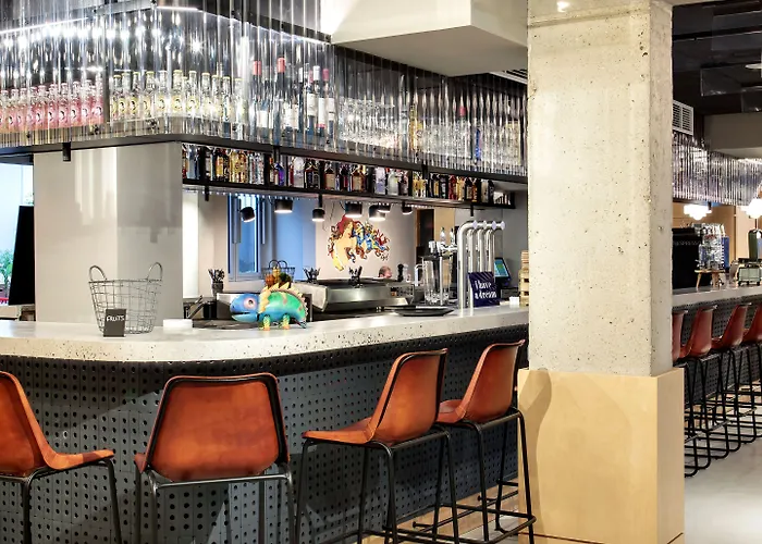 Moxy Bastille 3*