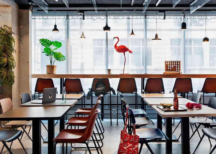 Moxy Bastille Hotel 3*