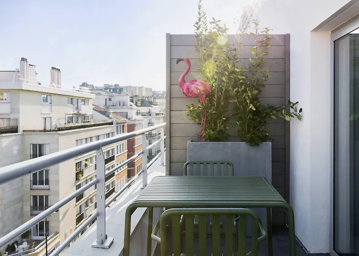 Moxy Bastille Hotel 3*