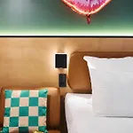 Moxy Bastille מלון 3*