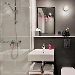 Moxy Bastille